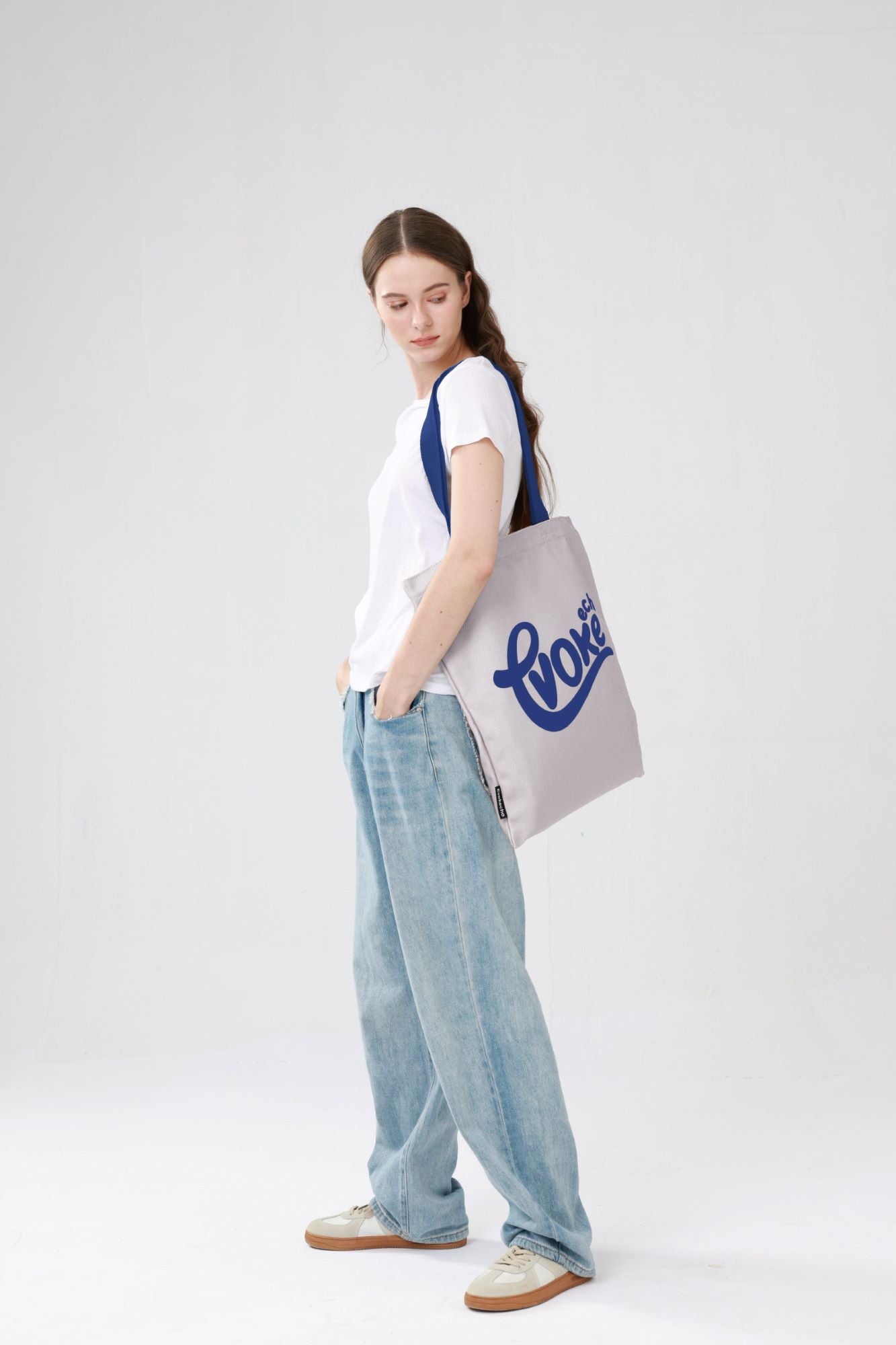 grey_large_dopamine canvas_tote_bag_model